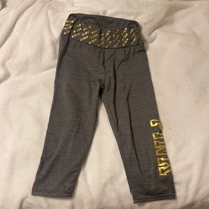 I’m selling PINK brand capris.